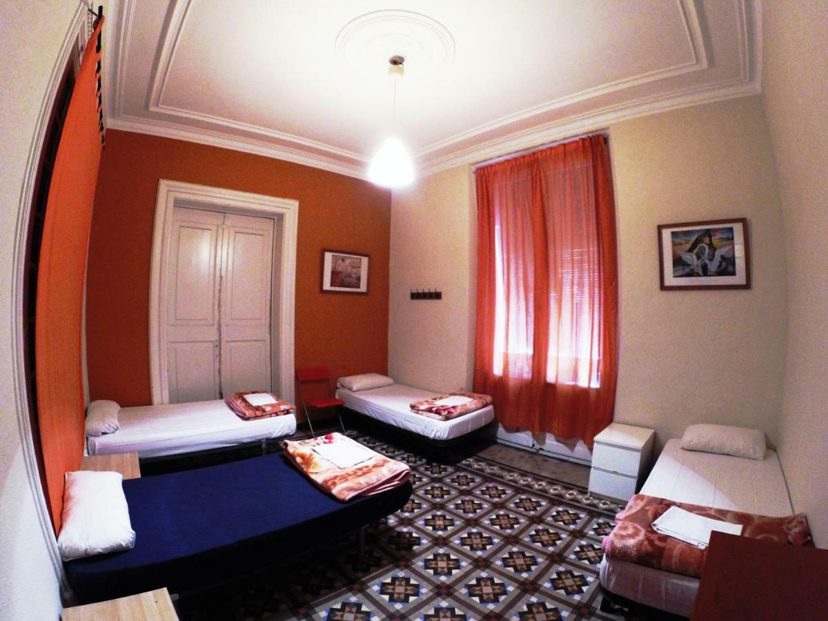 Sleeping Inn Barcellona Esterno foto